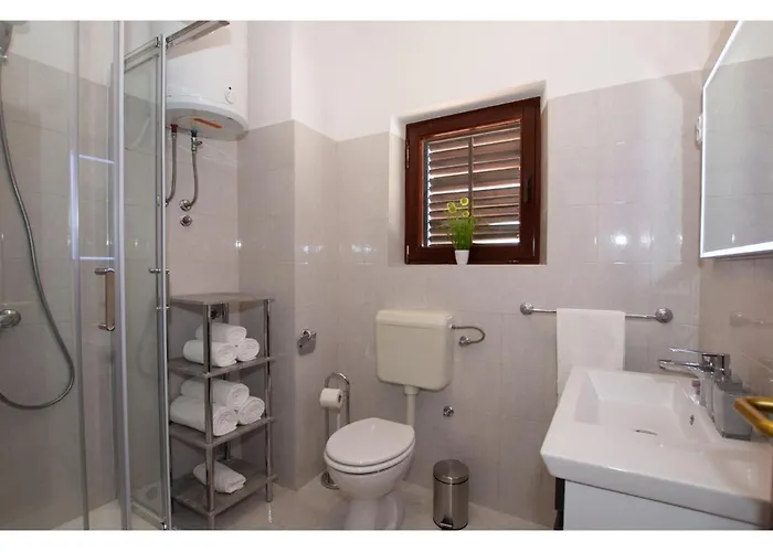 White Diamond Apartment *
