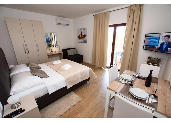 White Diamond Apartment